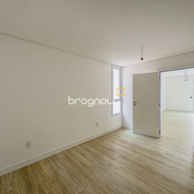 Casa com 450m², 4 quartos (sendo 4 suítes), 4 garagens, no bairro Jurerê Internacional em Florianópolis