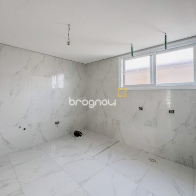Casa com 450m², 4 quartos (sendo 4 suítes), 4 garagens, no bairro Jurerê Internacional em Florianópolis