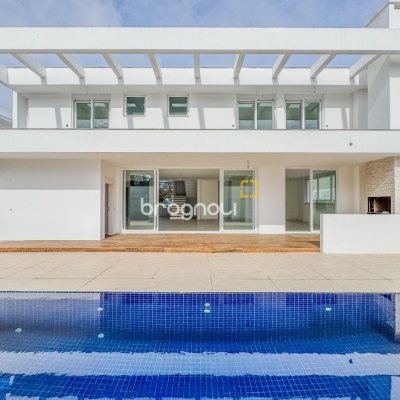 Casa com 450m², 4 quartos (sendo 4 suítes), 4 garagens, no bairro Jurerê Internacional em Florianópolis