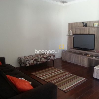 Casa com 171m², 2 quartos (sendo 2 suítes), 7 garagens, no bairro Cachoeira do Bom Jesus em Florianópolis