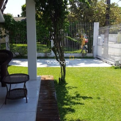 Casa com 171m², 2 quartos (sendo 2 suítes), 7 garagens, no bairro Cachoeira do Bom Jesus em Florianópolis