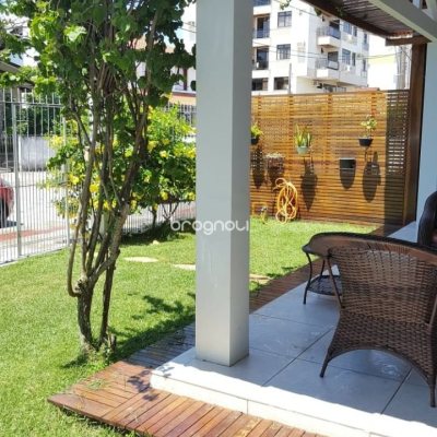 Casa com 171m², 2 quartos (sendo 2 suítes), 7 garagens, no bairro Cachoeira do Bom Jesus em Florianópolis