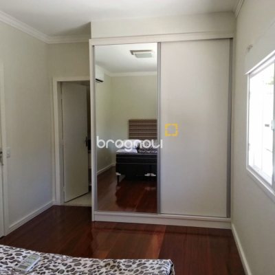 Casa com 171m², 2 quartos (sendo 2 suítes), 7 garagens, no bairro Cachoeira do Bom Jesus em Florianópolis