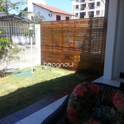 Casa com 171m², 2 quartos (sendo 2 suítes), 7 garagens, no bairro Cachoeira do Bom Jesus em Florianópolis