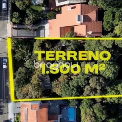 Terreno com 1427m², no bairro Coqueiros em Florianópolis