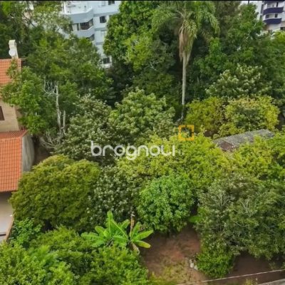 Terreno com 1427m², no bairro Coqueiros em Florianópolis