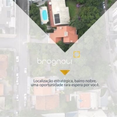 Terreno com 1427m², no bairro Coqueiros em Florianópolis