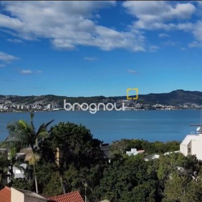 Terreno com 1427m², no bairro Coqueiros em Florianópolis