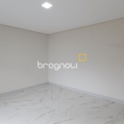 Casa com 87m², 3 quartos (sendo 1 suíte), 2 garagens, no bairro Canasvieiras em Florianópolis