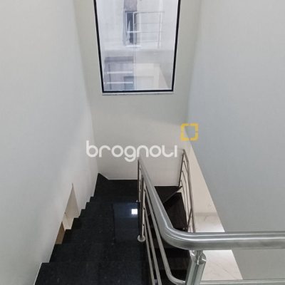 Casa com 87m², 3 quartos (sendo 1 suíte), 2 garagens, no bairro Canasvieiras em Florianópolis