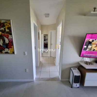 Apartamento com 77m², 3 quartos (sendo 1 suíte), 2 garagens, no bairro Costeira do Pirajubaé em Florianópolis