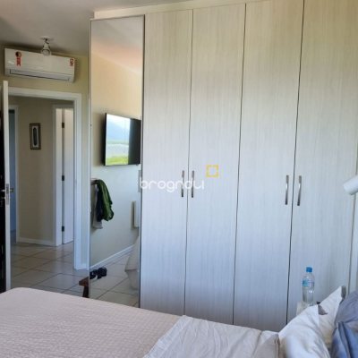 Apartamento com 77m², 3 quartos (sendo 1 suíte), 2 garagens, no bairro Costeira do Pirajubaé em Florianópolis