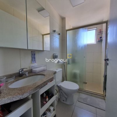 Apartamento com 77m², 3 quartos (sendo 1 suíte), 2 garagens, no bairro Costeira do Pirajubaé em Florianópolis
