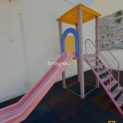 Apartamento com 77m², 3 quartos (sendo 1 suíte), 2 garagens, no bairro Costeira do Pirajubaé em Florianópolis
