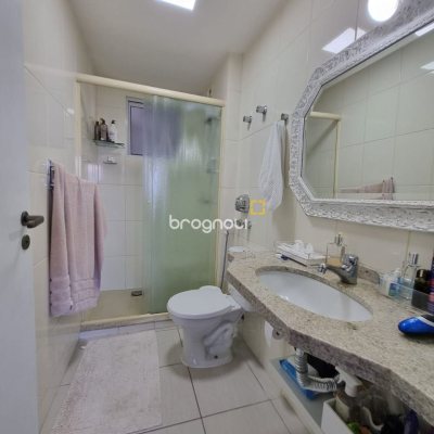 Apartamento com 77m², 3 quartos (sendo 1 suíte), 2 garagens, no bairro Costeira do Pirajubaé em Florianópolis