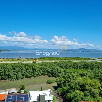 Apartamento com 77m², 3 quartos (sendo 1 suíte), 2 garagens, no bairro Costeira do Pirajubaé em Florianópolis