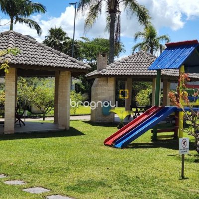 Terreno com 794m², no bairro Córrego Grande em Florianópolis