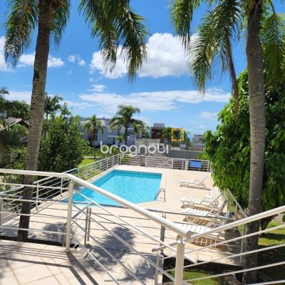 Terreno com 794m², no bairro Córrego Grande em Florianópolis