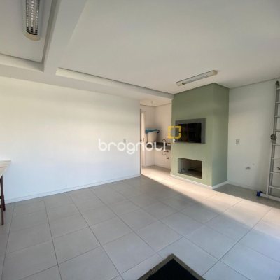 Apartamento com 90m², 3 quartos (sendo 1 suíte), 1 garagem, no bairro Ipiranga em São José
