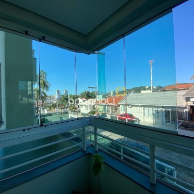 Apartamento com 90m², 3 quartos (sendo 1 suíte), 1 garagem, no bairro Ipiranga em São José