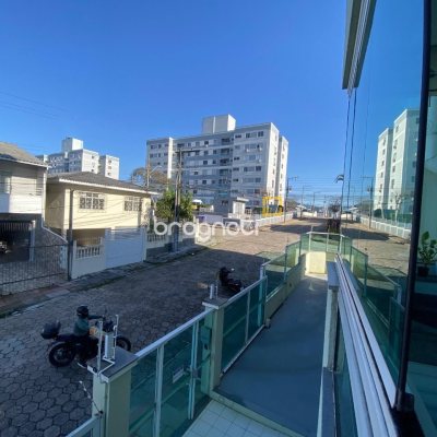 Apartamento com 90m², 3 quartos (sendo 1 suíte), 1 garagem, no bairro Ipiranga em São José