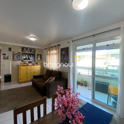 Apartamento com 90m², 3 quartos (sendo 1 suíte), 1 garagem, no bairro Ipiranga em São José