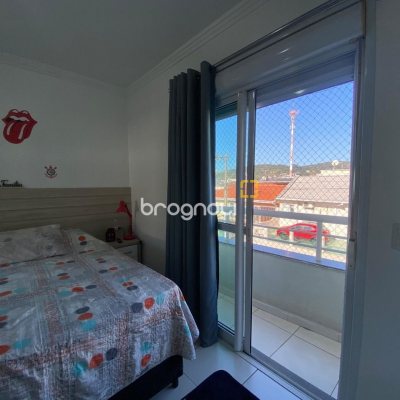 Apartamento com 90m², 3 quartos (sendo 1 suíte), 1 garagem, no bairro Ipiranga em São José