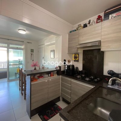 Apartamento com 90m², 3 quartos (sendo 1 suíte), 1 garagem, no bairro Ipiranga em São José