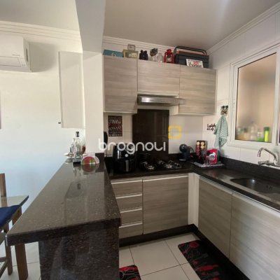 Apartamento com 90m², 3 quartos (sendo 1 suíte), 1 garagem, no bairro Ipiranga em São José
