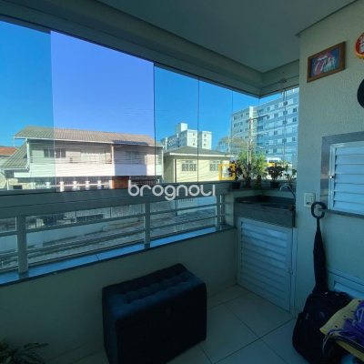 Apartamento com 90m², 3 quartos (sendo 1 suíte), 1 garagem, no bairro Ipiranga em São José