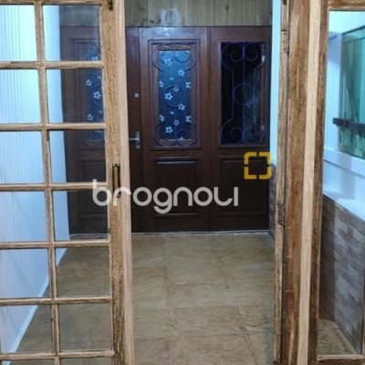 Casa com 200m², 7 quartos (sendo 2 suítes), 2 garagens, no bairro Carvoeira em Florianópolis