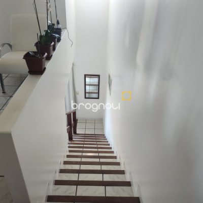 Casa com 103m², 2 quartos (sendo 1 suíte), no bairro Centro em Florianópolis