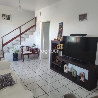 Casa com 103m², 2 quartos (sendo 1 suíte), no bairro Centro em Florianópolis
