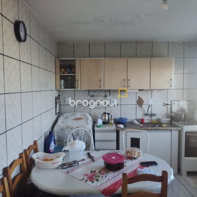Casa com 103m², 2 quartos (sendo 1 suíte), no bairro Centro em Florianópolis