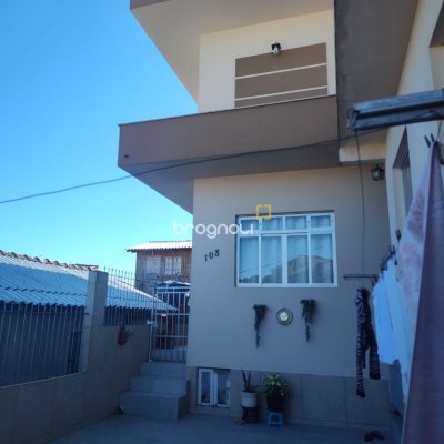 Casa com 103m², 2 quartos (sendo 1 suíte), no bairro Centro em Florianópolis
