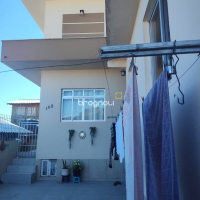 Casa com 103m², 2 quartos (sendo 1 suíte), no bairro Centro em Florianópolis