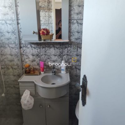 Casa com 103m², 2 quartos (sendo 1 suíte), no bairro Centro em Florianópolis