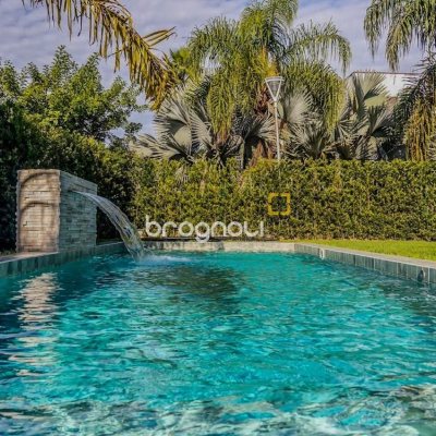 Casa com 564m², 4 quartos (sendo 4 suítes), 4 garagens, no bairro Jurerê Internacional em Florianópolis