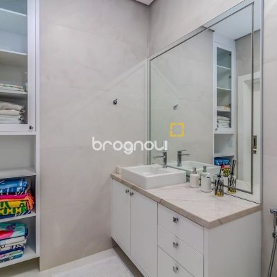 Casa com 564m², 4 quartos (sendo 4 suítes), 4 garagens, no bairro Jurerê Internacional em Florianópolis