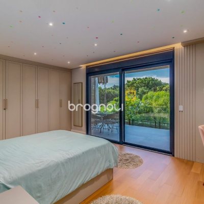 Casa com 564m², 4 quartos (sendo 4 suítes), 4 garagens, no bairro Jurerê Internacional em Florianópolis