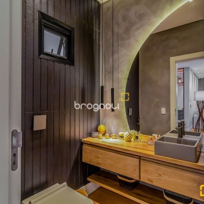 Casa com 564m², 4 quartos (sendo 4 suítes), 4 garagens, no bairro Jurerê Internacional em Florianópolis