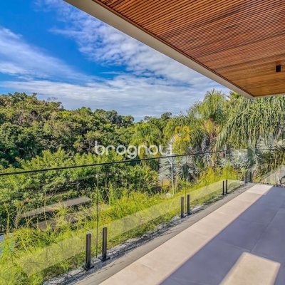 Casa com 564m², 4 quartos (sendo 4 suítes), 4 garagens, no bairro Jurerê Internacional em Florianópolis