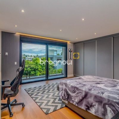 Casa com 564m², 4 quartos (sendo 4 suítes), 4 garagens, no bairro Jurerê Internacional em Florianópolis