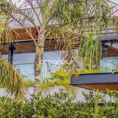 Casa com 564m², 4 quartos (sendo 4 suítes), 4 garagens, no bairro Jurerê Internacional em Florianópolis