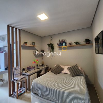 Casa com 178m², 3 quartos (sendo 3 suítes), 2 garagens, no bairro Córrego Grande em Florianópolis