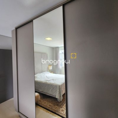 Casa com 178m², 3 quartos (sendo 3 suítes), 2 garagens, no bairro Córrego Grande em Florianópolis