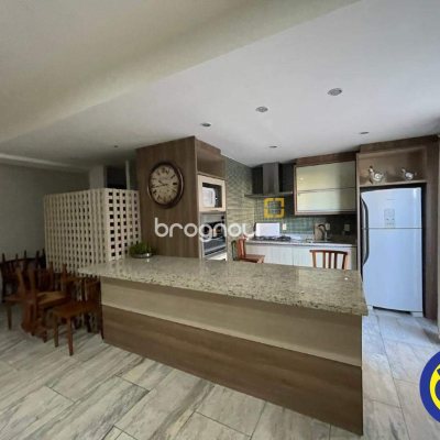 Apartamento com 64m², 2 quartos, 1 garagem, no bairro Centro em Florianópolis
