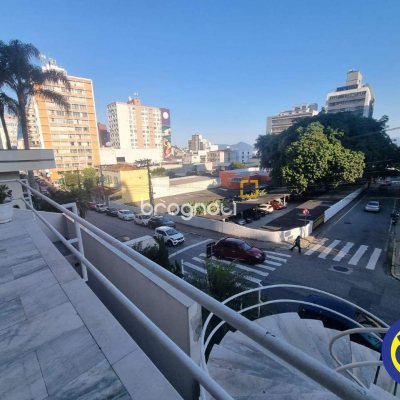 Apartamento com 64m², 2 quartos, 1 garagem, no bairro Centro em Florianópolis