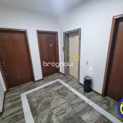 Sala com 42m², 1 garagem, no bairro Centro em Florianópolis