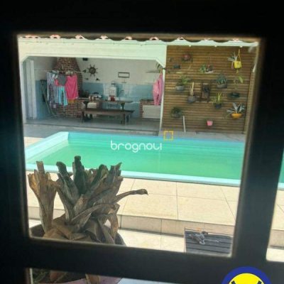 Casa com 289m², 4 quartos (sendo 3 suítes), 2 garagens, no bairro Jardim Atlântico em Florianópolis